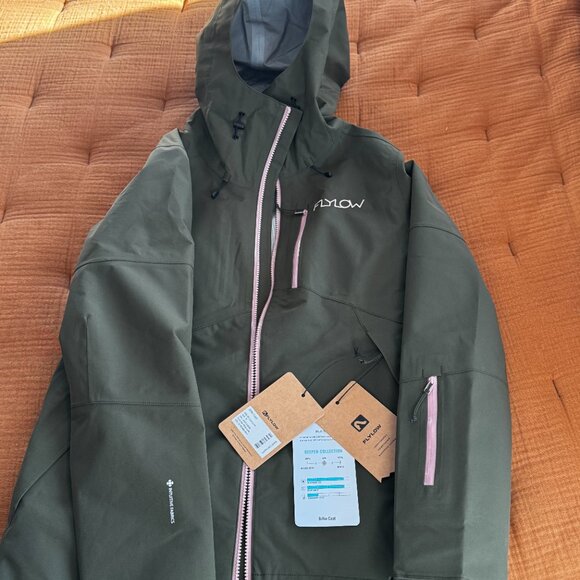 NWT 2025 Women’s Flylow Billie Coat Ski Snowboard Jacket, Evergreen, Size Small - Picture 9 of 9